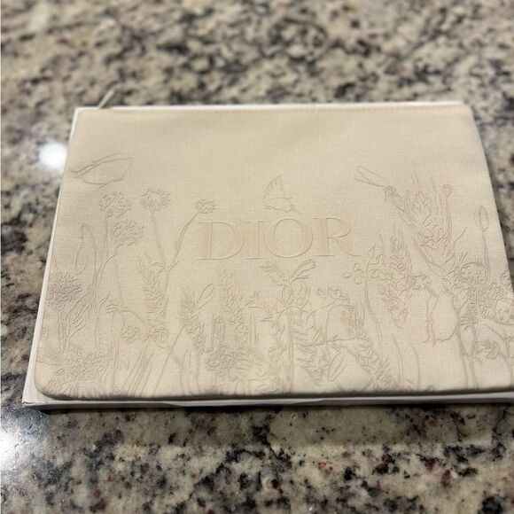 CHRISTIAN DIOR CREAM SOFT SPRING FLOWER 2024 CLUTCH BAG Limited Edition - Picture 3 of 9